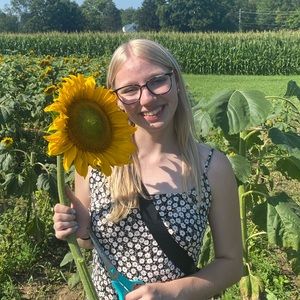 Meet your Posher, Samyra